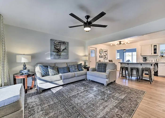 Furnished Patio! Downtown Retreat Gilbert