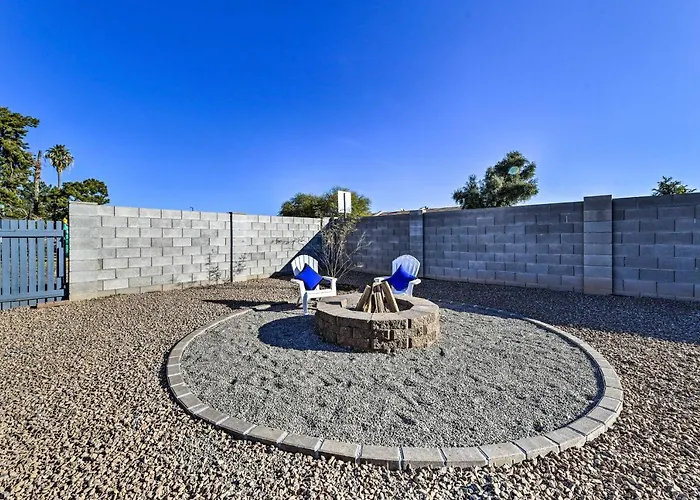 Holiday home Furnished Patio! Downtown Retreat